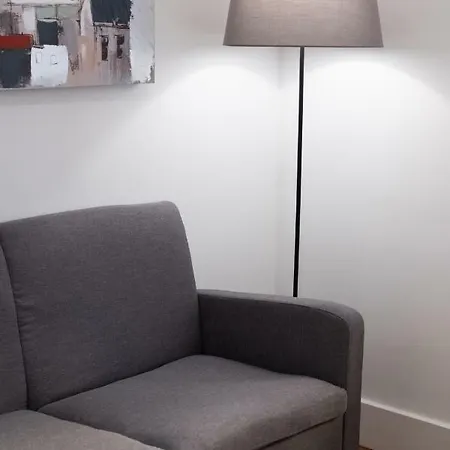 Olarias 2 Bedroom Near The Castle * ליסבון