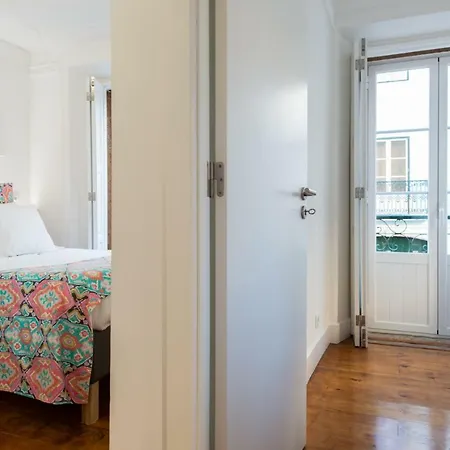 Olarias 2 Bedroom Near The Castle דירה ליסבון